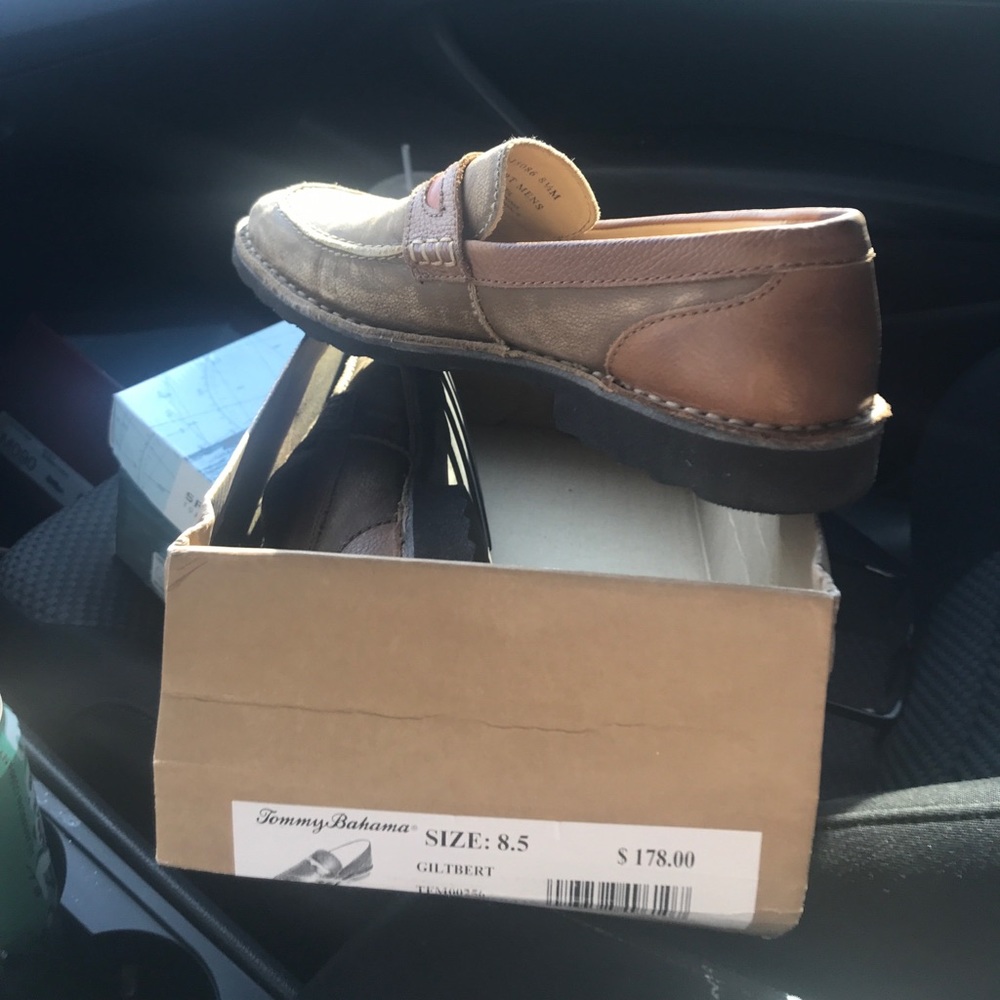 TOMMY BAHAMA MEN SHOES